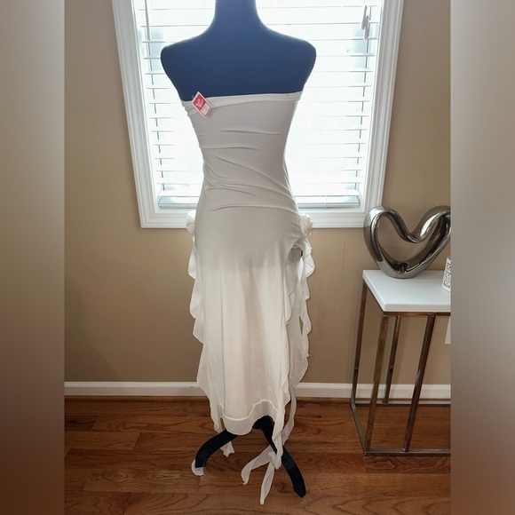 WHITE STRAPLESS WATERFALL DRESS WITH ROSE DETAIL - Picture 4 of 4